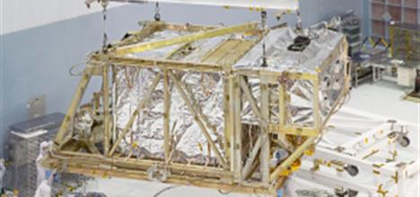 ​​Moving the JWST ISIM to the cryo-vacuum test chamber.