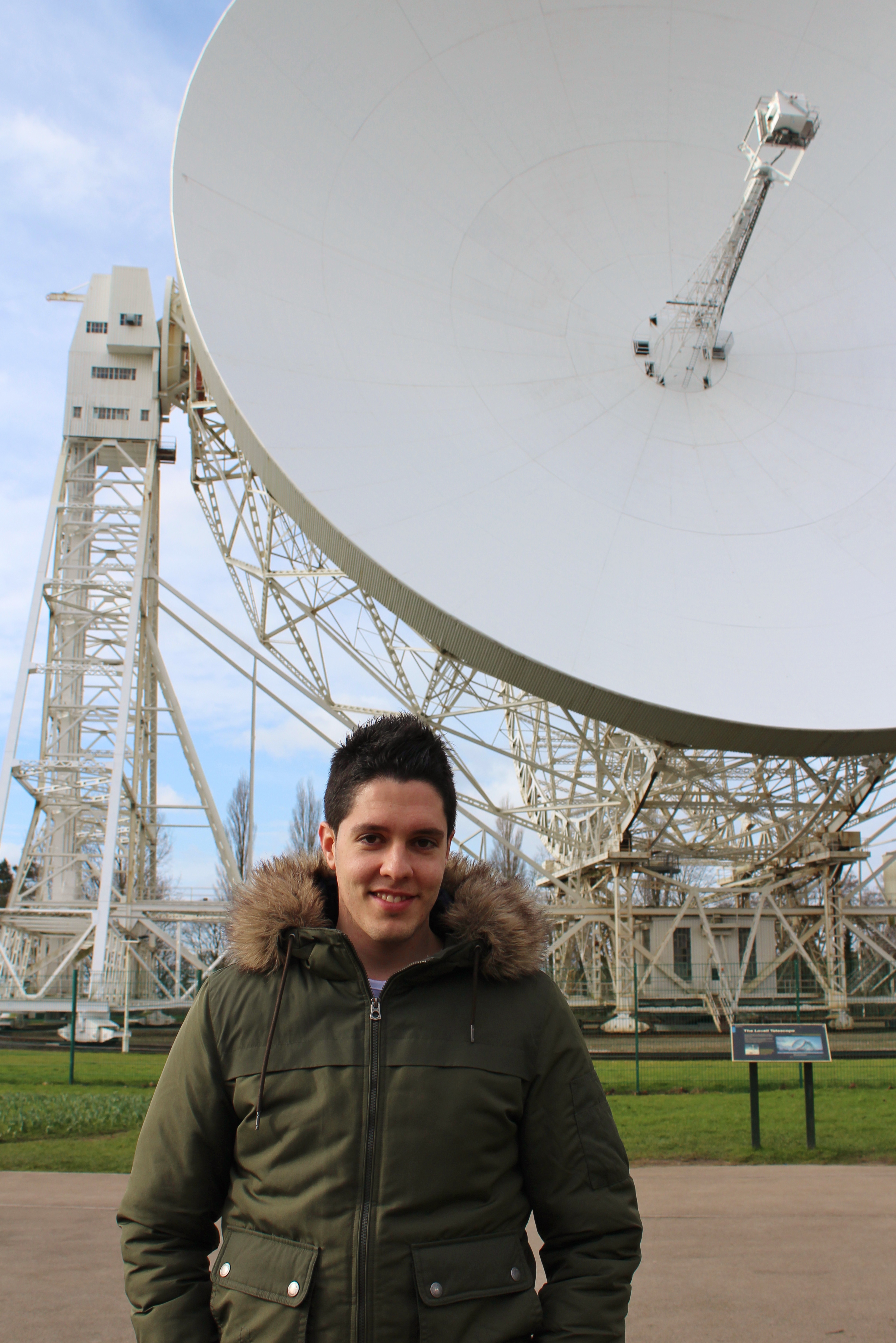 2014 - With the Lovell Telescope during my PhD at the Jodrell Bank Centre for Astrophysics.JPG